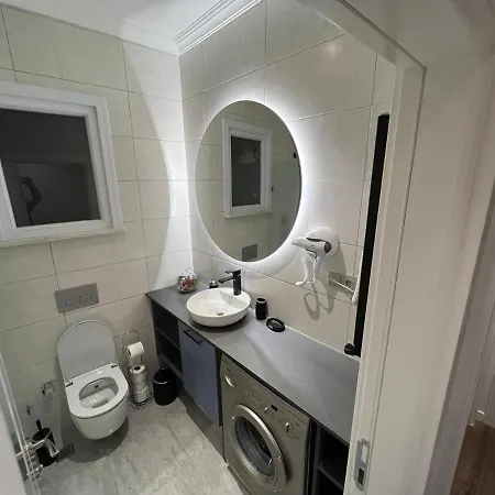 Center Of In Besiktas 2 1 With 2 Bathroom And 3 Air Conditioner شقة