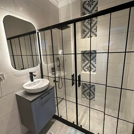 Center Of In Besiktas 2 1 With 2 Bathroom And 3 Air Conditioner