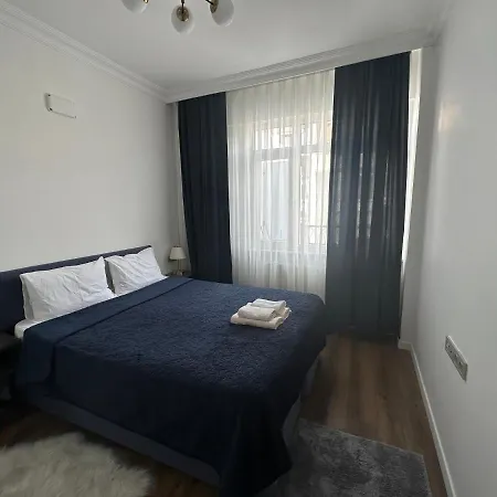 Center Of In Besiktas 2 1 With 2 Bathroom And 3 Air Conditioner شقة *