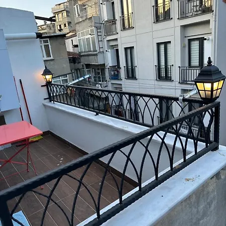Center Of In Besiktas 2 1 With 2 Bathroom And 3 Air Conditioner * Istanbulská provincie