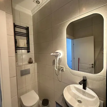 Center Of In Besiktas 2 1 With 2 Bathroom And 3 Air Conditioner Apartmán Istanbulská provincie